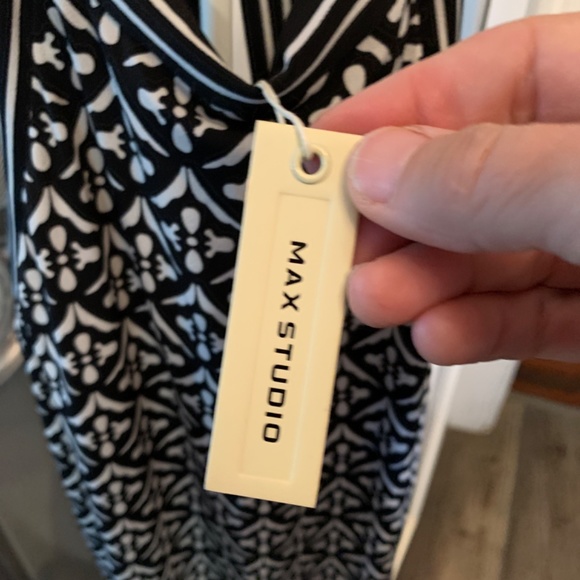 Max Studio flowy sumner strapoy dress. NWT. Retail 97 - Picture 2 of 5